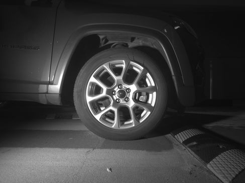 Used 2025 Jeep Compass Limited image 13