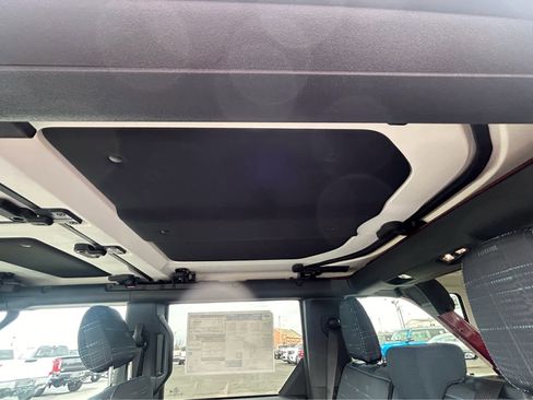 New 2026 Ford Bronco Heritage Edition image 8