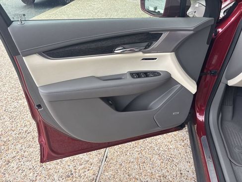 Used 2020 Cadillac XT6 Premium Luxury FWD image 23