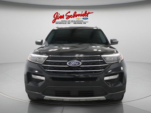 Used 2024 Ford Explorer XLT w/ Equipment Group 202A AWD/4WD image 4