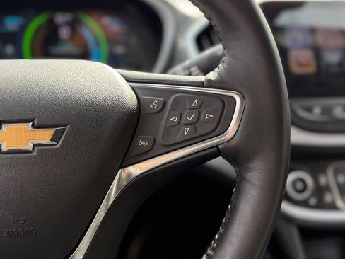 Used 2017 Chevrolet Volt LT w/ Comfort Package image 11