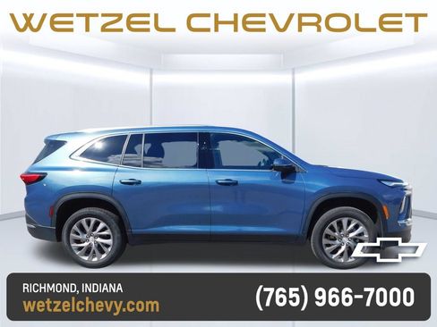 Used 2026 Buick Enclave Preferred FWD image 2