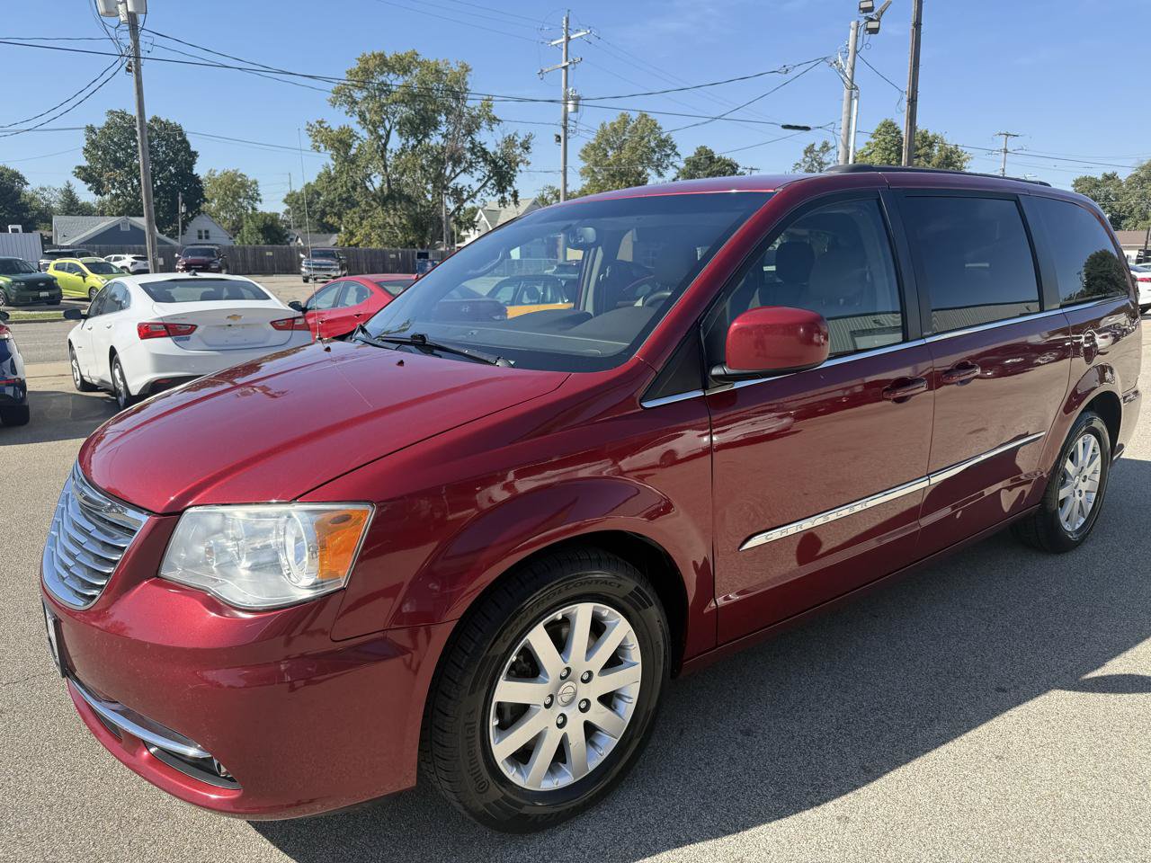 Used 2014 Chrysler Town & Country Touring FWD image 5