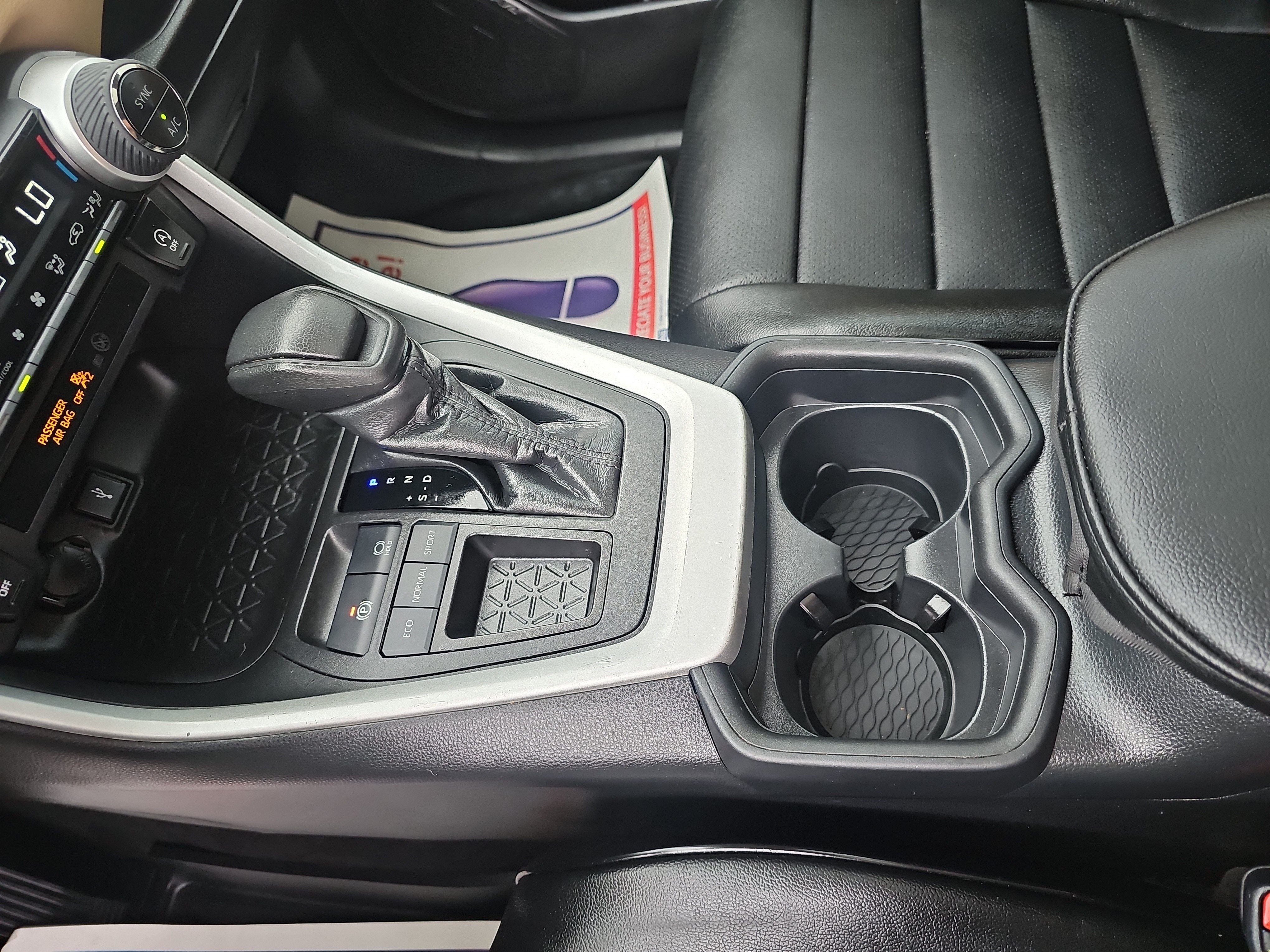 Used 2020 Toyota RAV4 XLE w/ Convenience Package FWD image 32