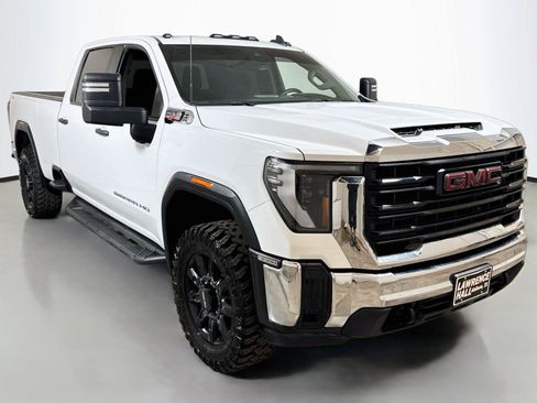 Used 2025 GMC Sierra 3500 Pro w/ Convenience Package AWD/4WD image 3