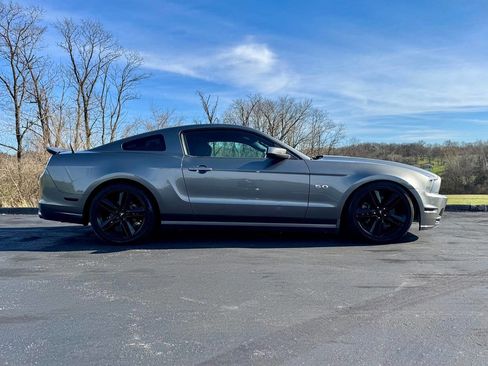 Used 2013 Ford Mustang GT image 3