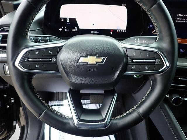 Used 2025 Chevrolet Traverse LT w/ Driver Confidence Package AWD/4WD image 13