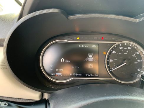 Used 2020 Nissan Versa SV image 30