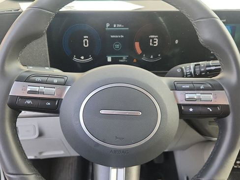 Used 2025 Hyundai Kona SEL image 24