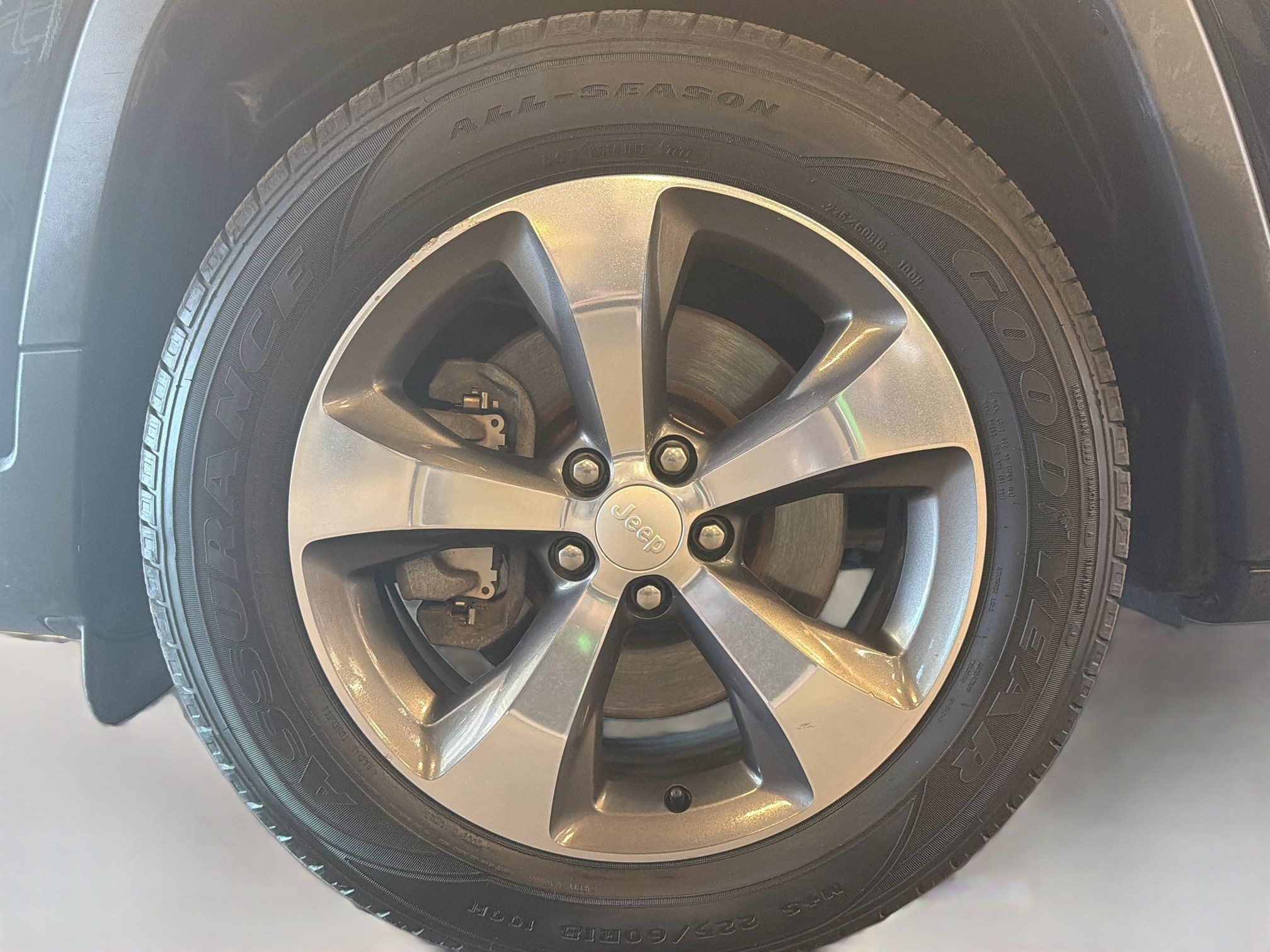 Used 2019 Jeep Cherokee Limited AWD/4WD image 11