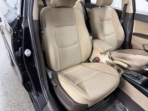 Used 2010 Hyundai Elantra SE FWD image 21