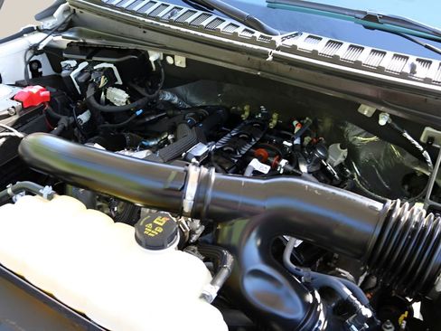 Used 2024 Ford Expedition King Ranch image 12