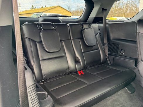 Used 2022 Ford Explorer XLT w/ Equipment Group 202A image 13