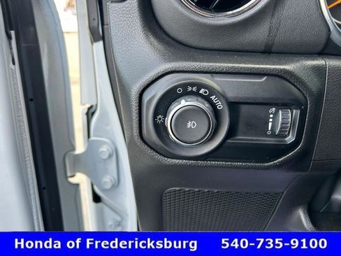 Used 2023 Jeep Wrangler Unlimited Sahara image 38