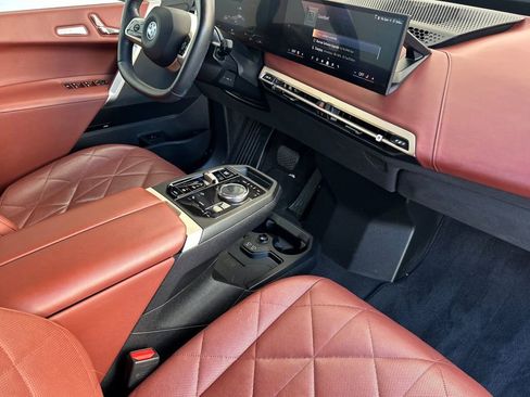 Used 2024 BMW iX xDrive50 w/ Premium Package image 17
