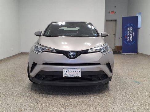 Used 2019 Toyota C-HR XLE image 2