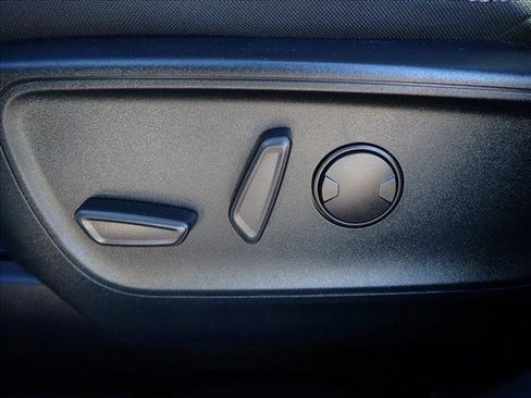 Used 2020 Ford Escape SE Sport image 12