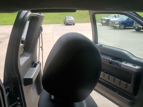 Used 2016 Ford F250 Lariat w/ Chrome Package AWD/4WD image 16
