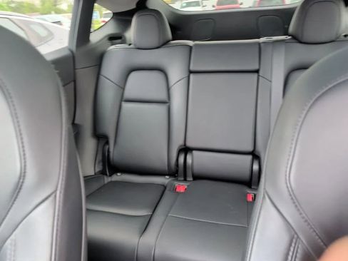 Used 2022 Tesla Model Y Long Range AWD/4WD image 12