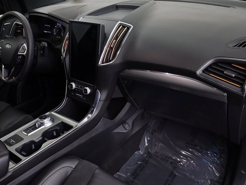 Used 2022 Ford Edge ST image 19