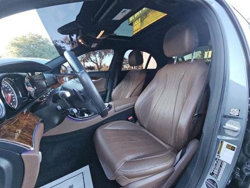 Used 2017 Mercedes-Benz E 300 image 4