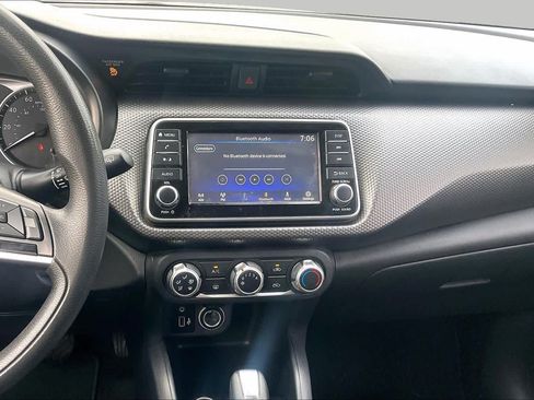 Used 2020 Nissan Kicks S FWD image 7