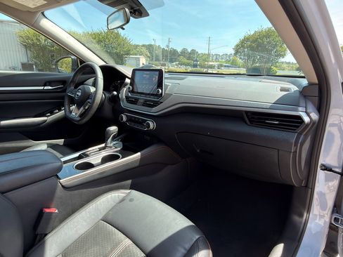 Used 2024 Nissan Altima 2.5 SR image 13