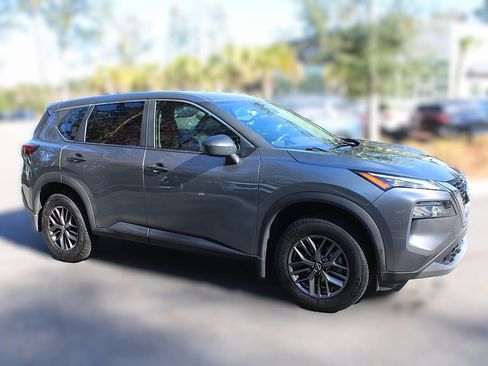 Used 2023 Nissan Rogue S image 14