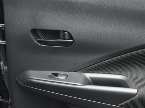 Used 2025 Nissan Kicks Play S image 30