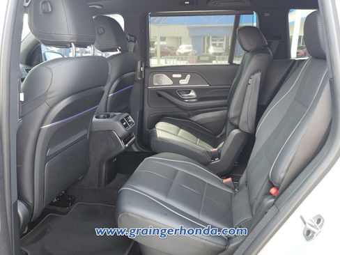 Used 2024 Mercedes-Benz GLS 450 4MATIC image 11
