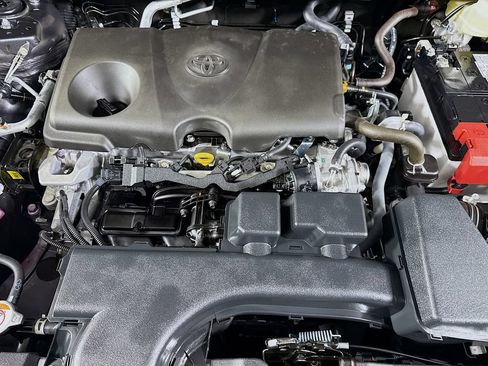 Certified 2025 Toyota RAV4 XLE AWD/4WD image 33