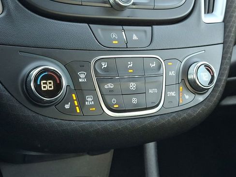 Used 2023 Chevrolet Malibu LT FWD image 15