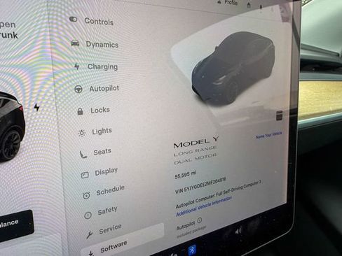 Used 2021 Tesla Model Y Long Range image 32