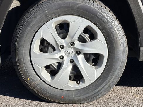 Used 2024 Toyota RAV4 LE image 25