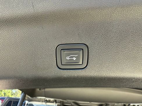 Used 2023 Chevrolet Tahoe Z71 w/ Off-Road Capability Package image 32