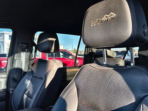 Used 2021 Chevrolet Suburban High Country image 13