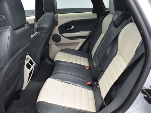 Used 2019 Land Rover Range Rover Evoque HSE Dynamic image 10