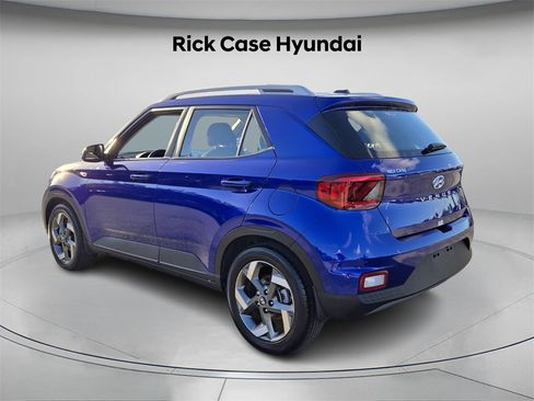 Certified 2025 Hyundai Venue SEL image 7