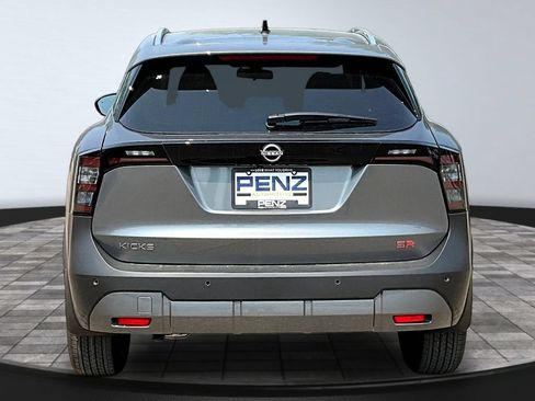 Used 2026 Nissan Kicks SR FWD image 4
