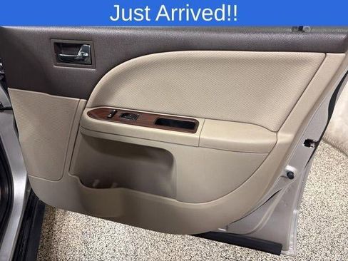 Used 2009 Ford Taurus SEL image 19