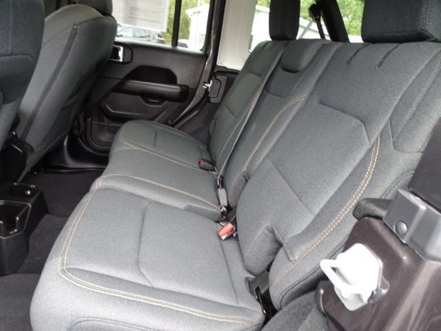 Certified 2026 Jeep Wrangler Unlimited Sahara AWD/4WD image 5