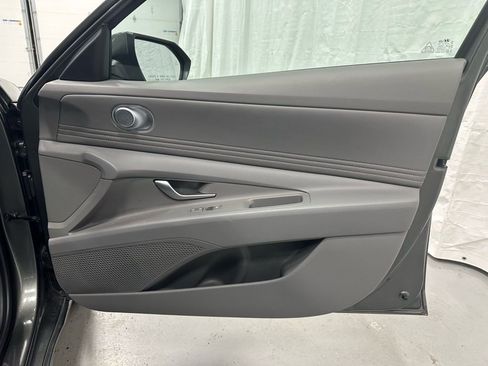 Used 2025 Hyundai Elantra SEL image 51