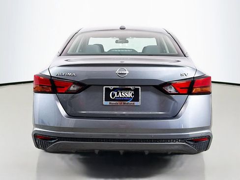 Used 2024 Nissan Altima 2.5 SV FWD image 6