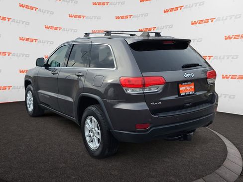 Used 2019 Jeep Grand Cherokee Laredo image 3
