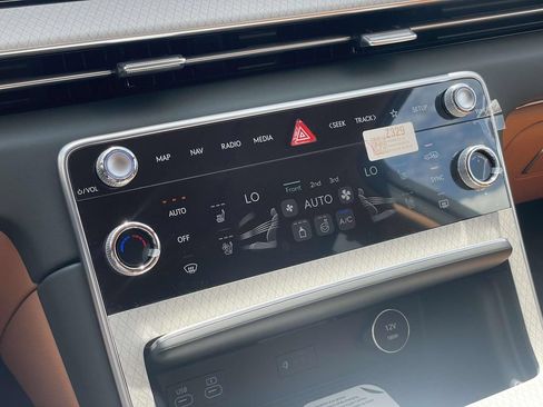 New 2026 Genesis GV80 2.5T Prestige AWD/4WD image 16