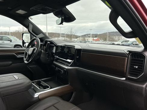 Used 2025 Chevrolet Silverado 3500 High Country w/ Technology Package image 17