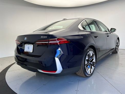 Used 2026 BMW 530i w/ Premium Package RWD image 3