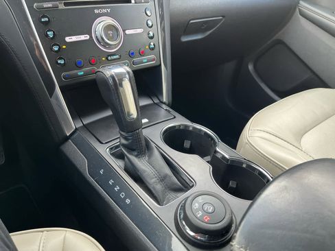 Used 2017 Ford Explorer Platinum image 28