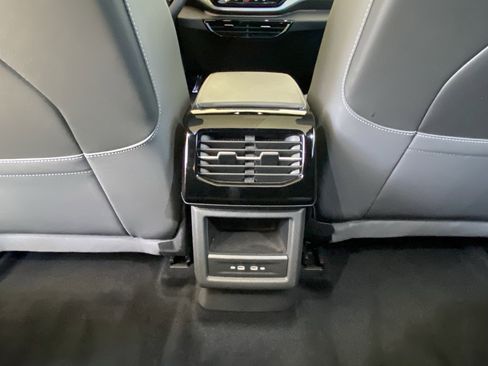 Used 2023 Volkswagen ID.4 Pro S AWD/4WD image 32