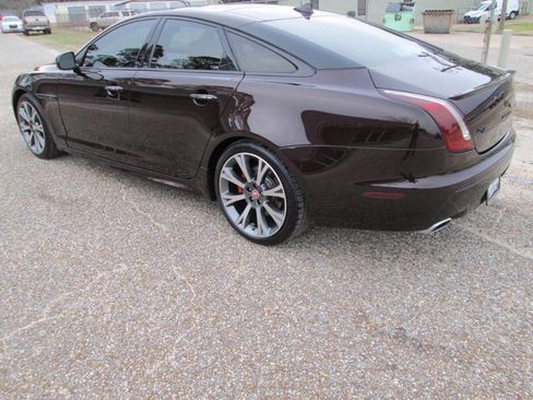 Used 2015 Jaguar XJ image 15